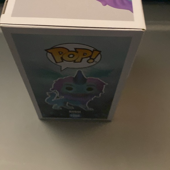 Funko Pop Disney #1004 Raya The Last Dragon SISU Glow In The Dark Walmart Excl - Picture 4 of 4